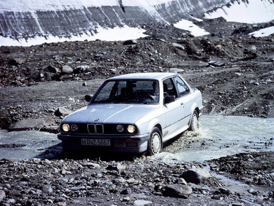  BMW 325iX Coupe 1987 года  (фото 15 из 16)